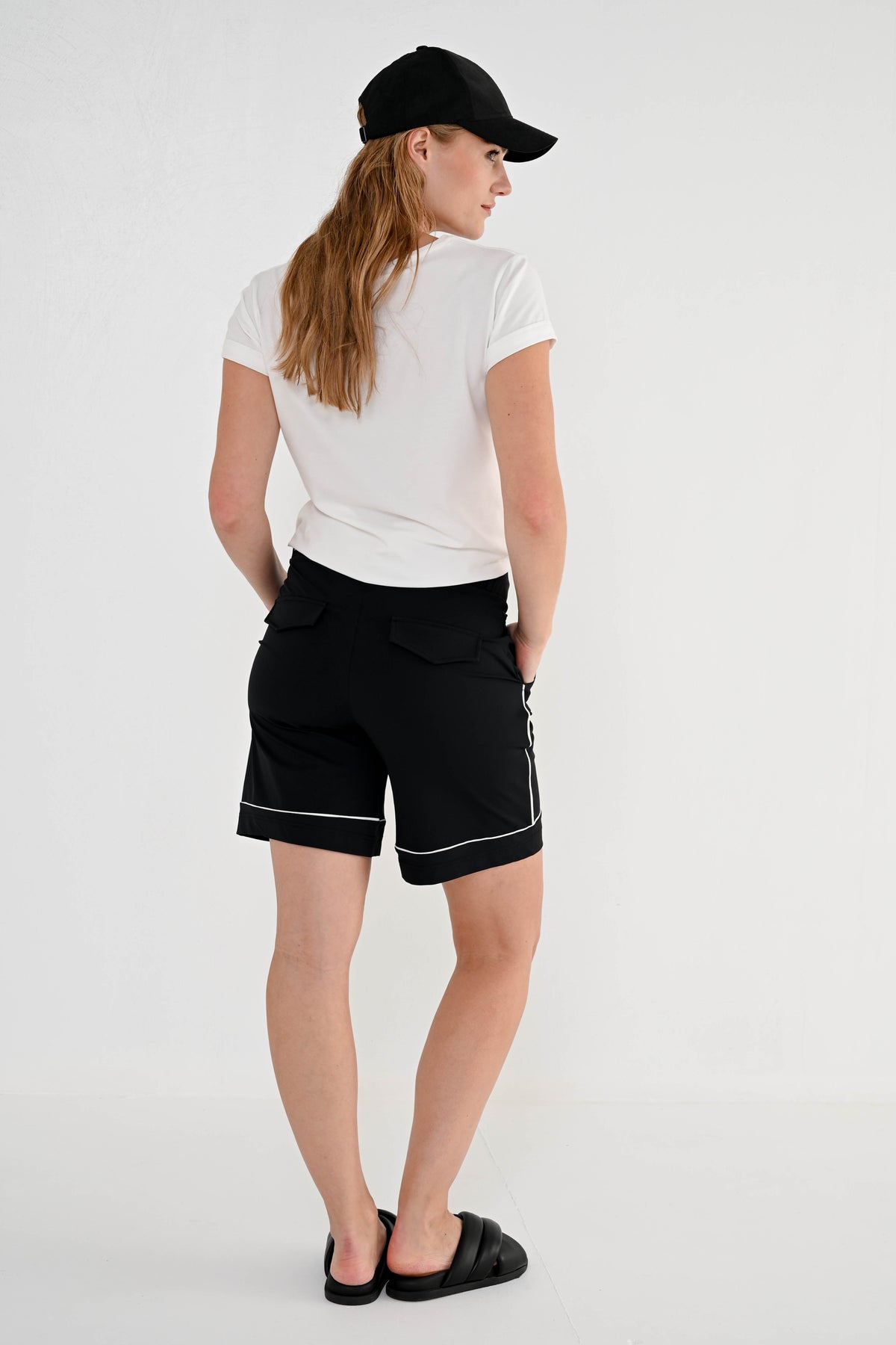 Witte Travel T-shirt Tonique van Maicazz & Zizo, casual en comfortabel, met een relaxte pasvorm en korte mouwen.