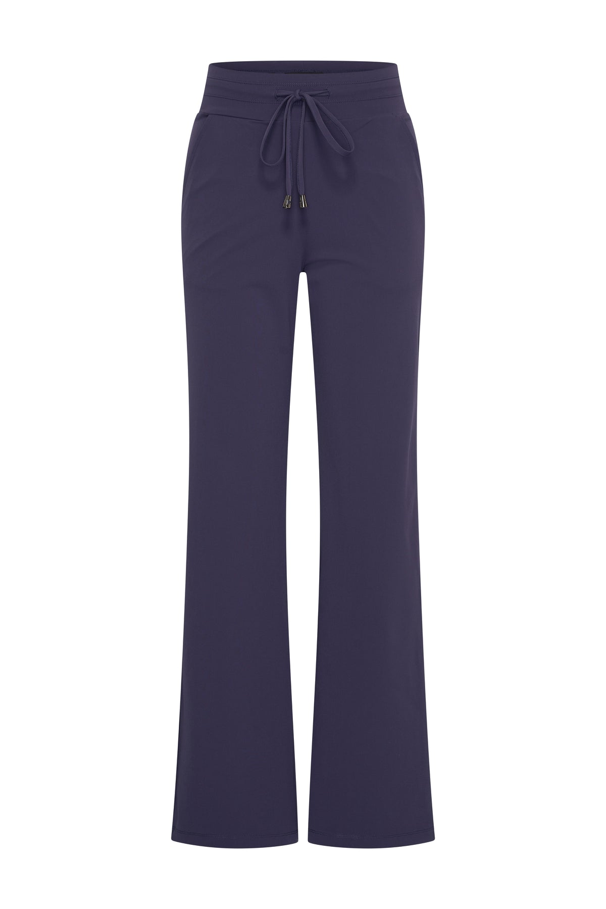 Navy blauwe flared travel broek van Mi Piace, getoond op model met elastische taille en elegante pasvorm.