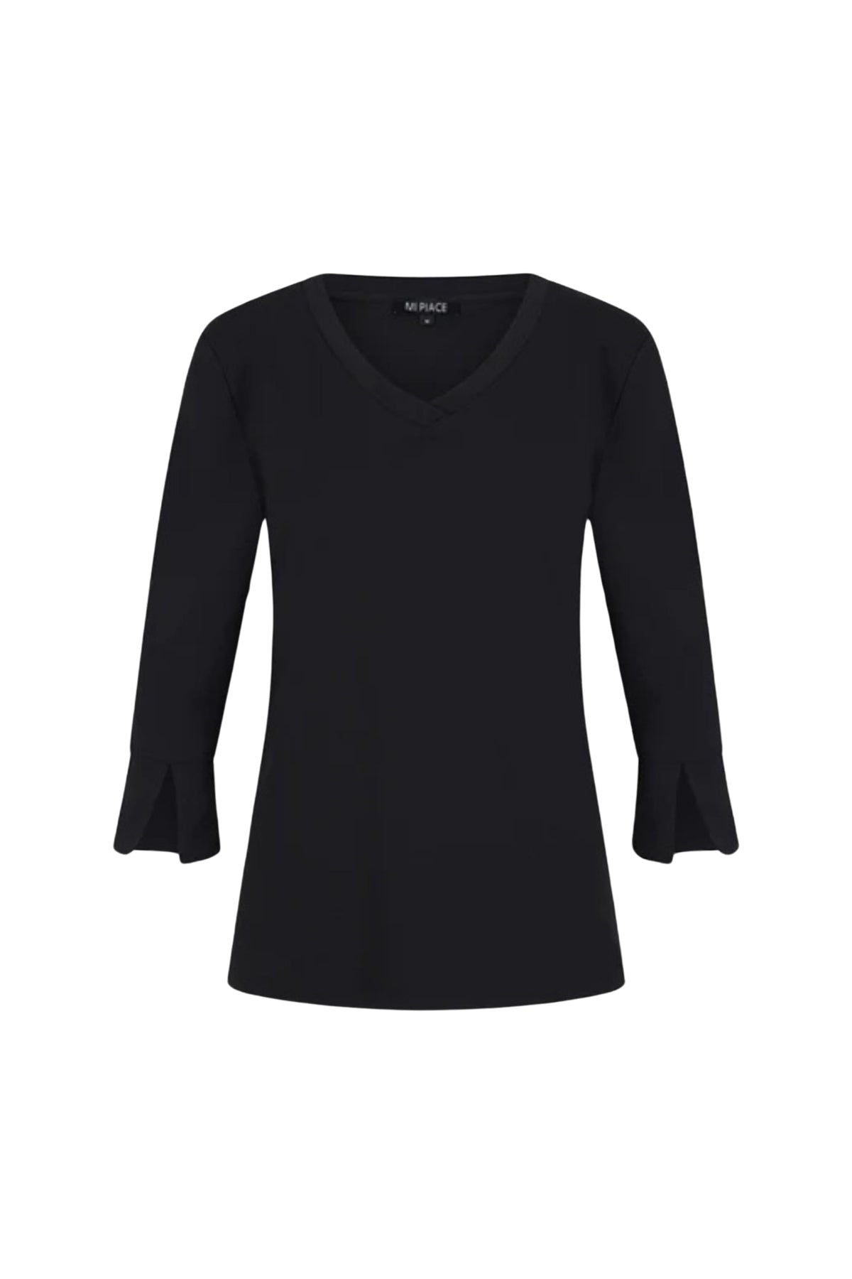 Zwarte Travel Top van Mi Piace, lichtgewicht en comfortabel voor reizen, zichtbaar met ronde hals en korte mouwen.