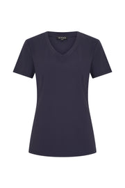 Navy blauwe reis top van Mi Piace, zachte stof met comfortabele pasvorm, geschikt voor reizen en casual dragen.