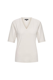 Ribbed Travel Top van Mi Piace, zichtbaar op de afbeelding, met een comfortabele, gestikte ribstructuur en stijlvolle pasvorm.