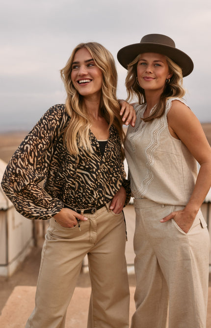 Nukus Blouse Yoni Black Sand NKS02092 Stretchshop.nl