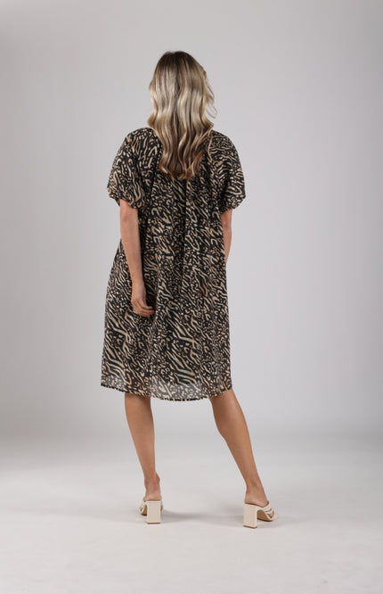 Nukus Jurk Rianna Black Sand NKS14013 Stretchshop.nl