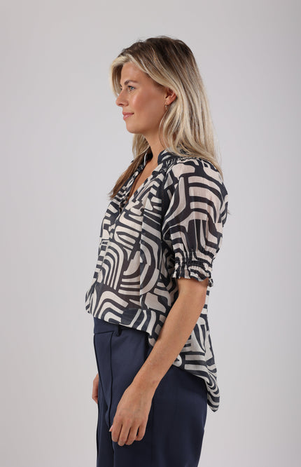 Nukus Top Carolina Offwhite Navy NKS01057 Stretchshop.nl