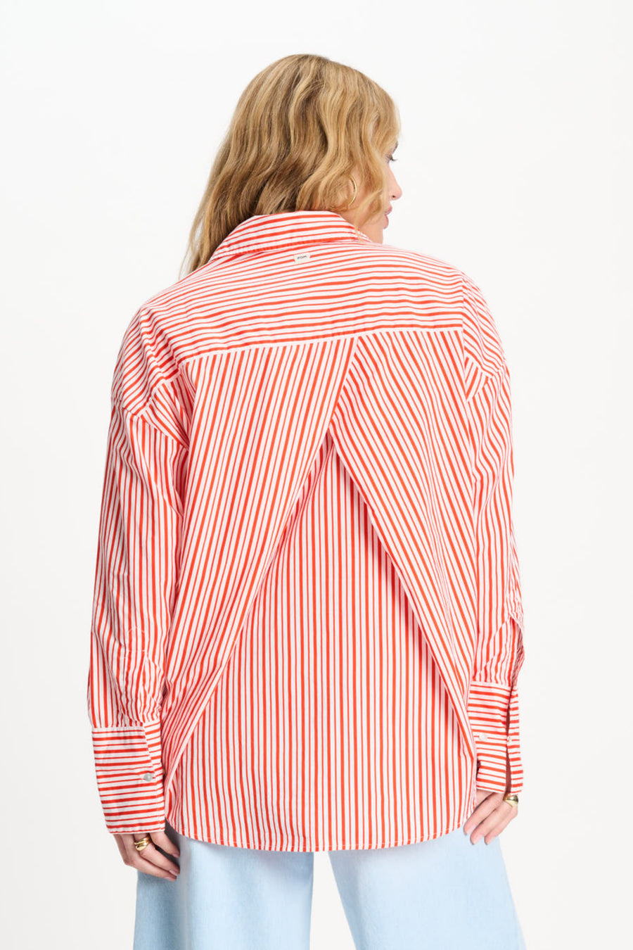 Oranje gestreepte blouse van POM Amsterdam met poplin stof, licht en luchtig voor een casual look.