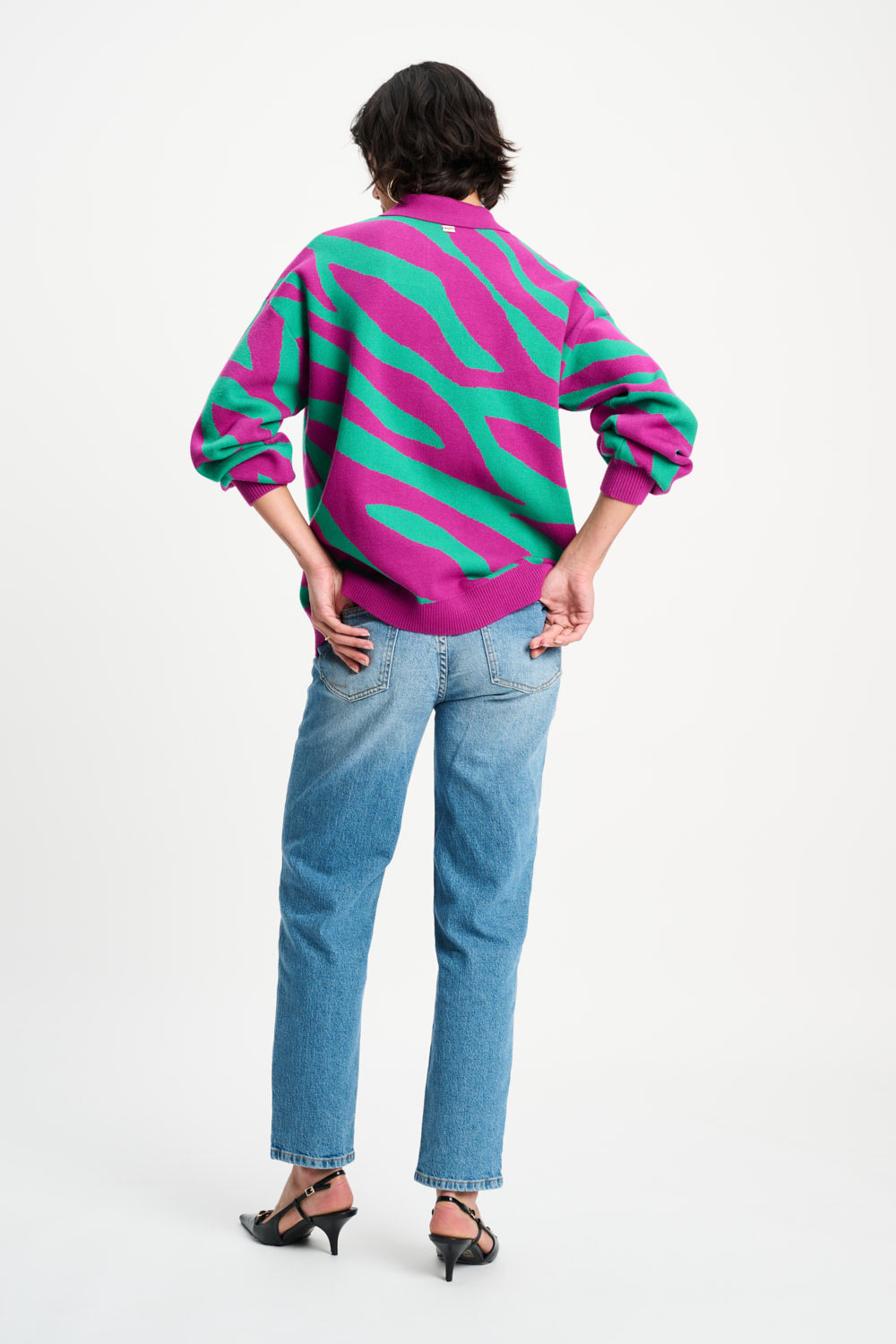 POM Amsterdam trui Polo Animal in paars met multicolor print, zachte katoenen stof, casual stijl voor dames.