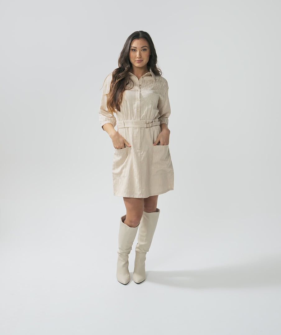 Video laden: Jurk Jacquard Sand SP25.14028