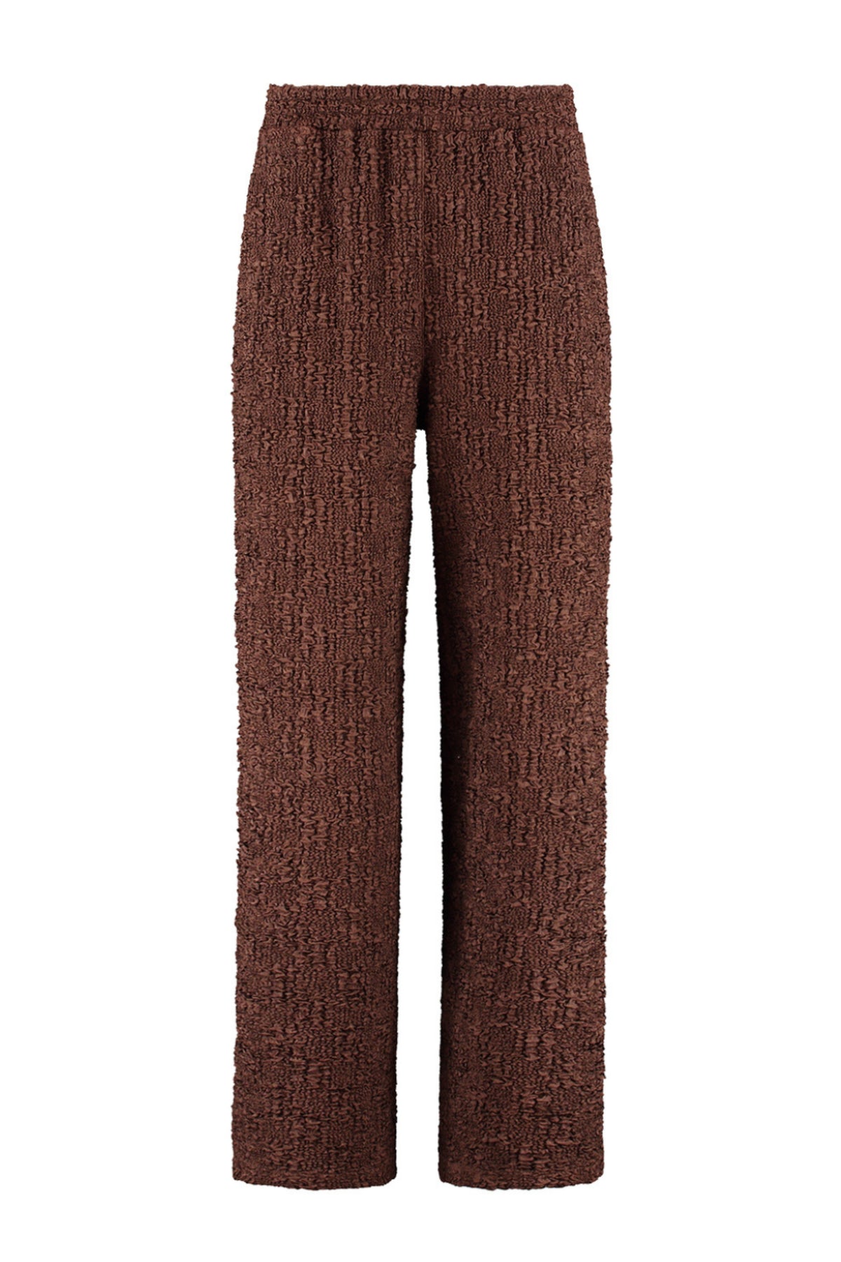 Bruine Hazel broek van Studio Amaya, close-up van de stof en pasvorm, casual en stijlvol damesmode item.
