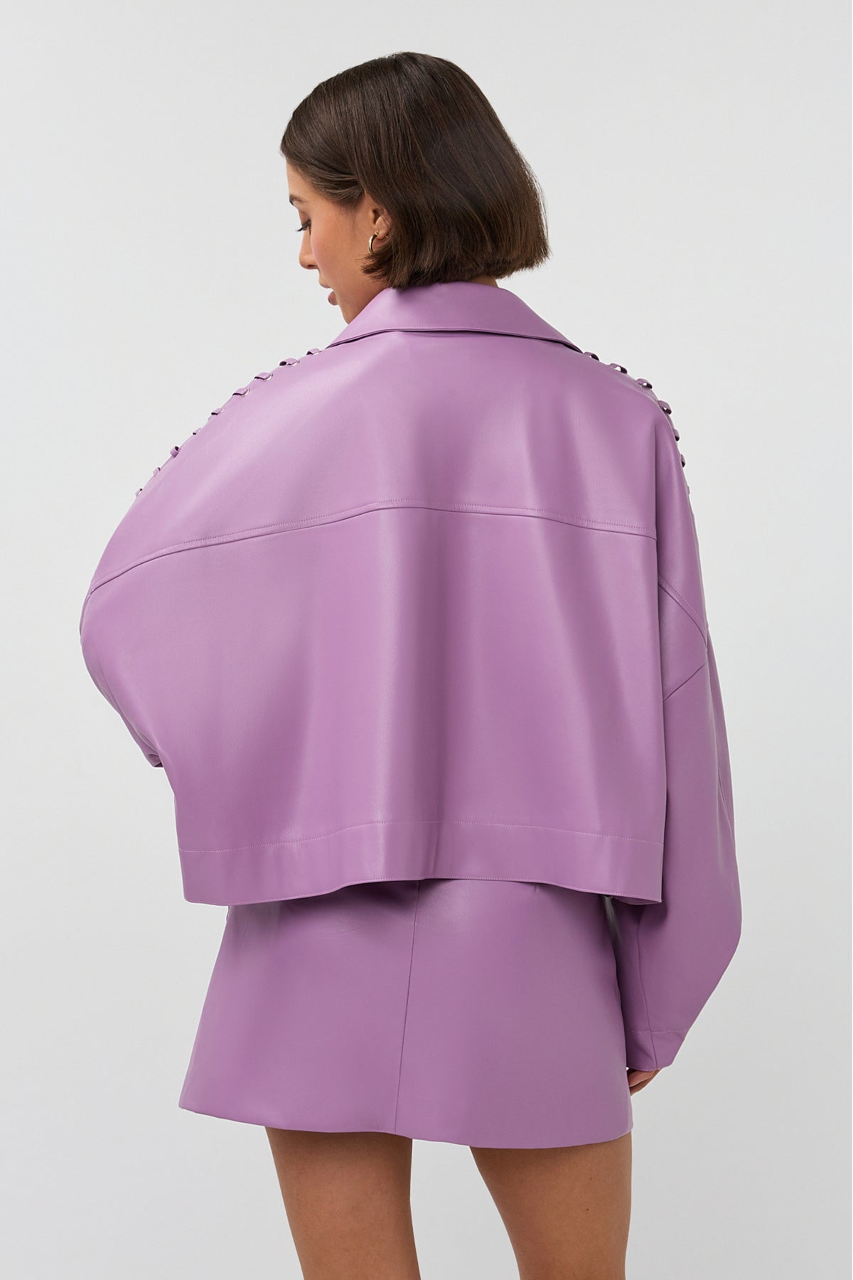 Lila Studio Amaya Elina jas met knopen en rits, casual stijl, lange mouwen en comfortabele pasvorm.
