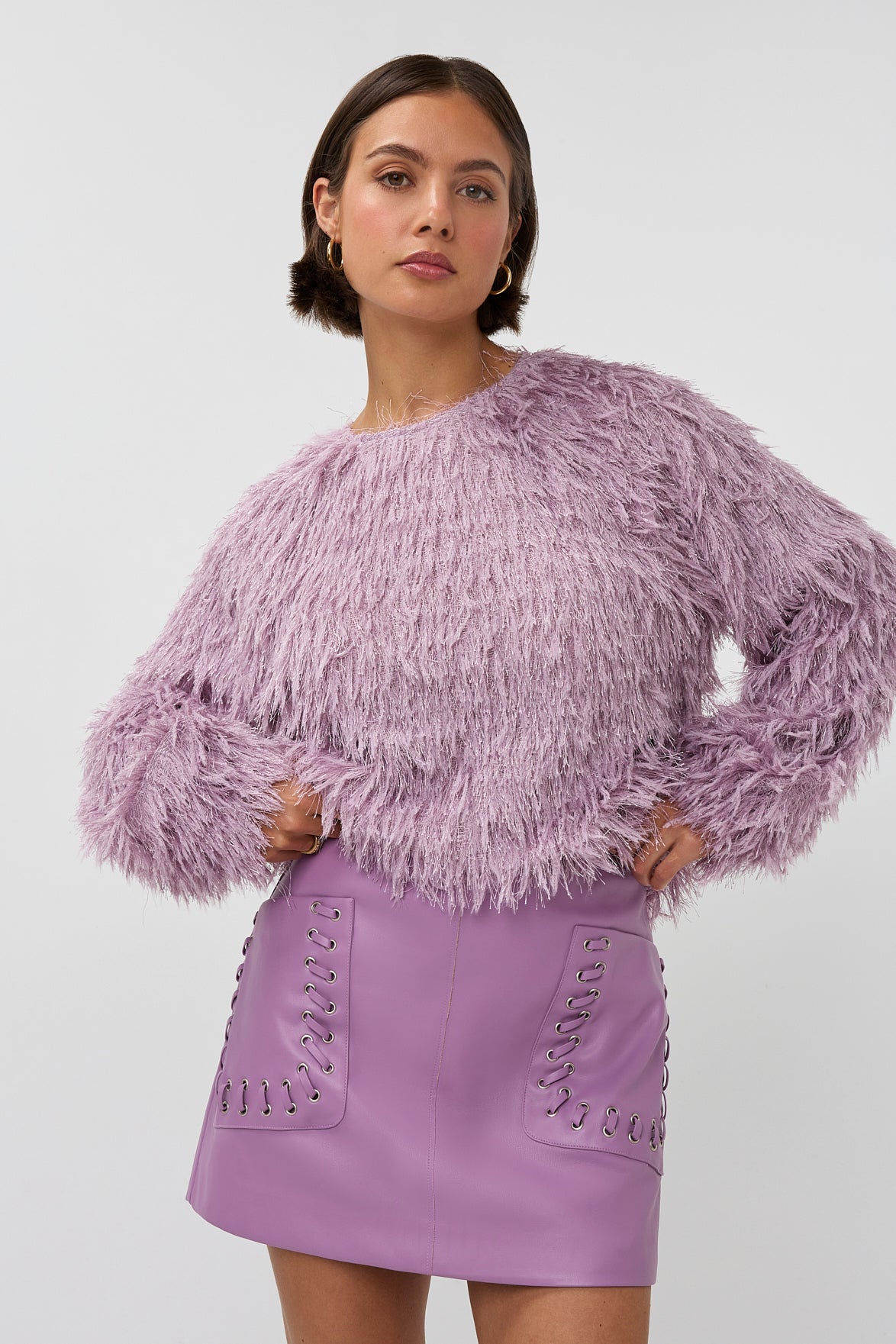 Lila rok Siena van Studio Amaya, vloeiend en elegant, met een soepele stof en een comfortabele pasvorm.