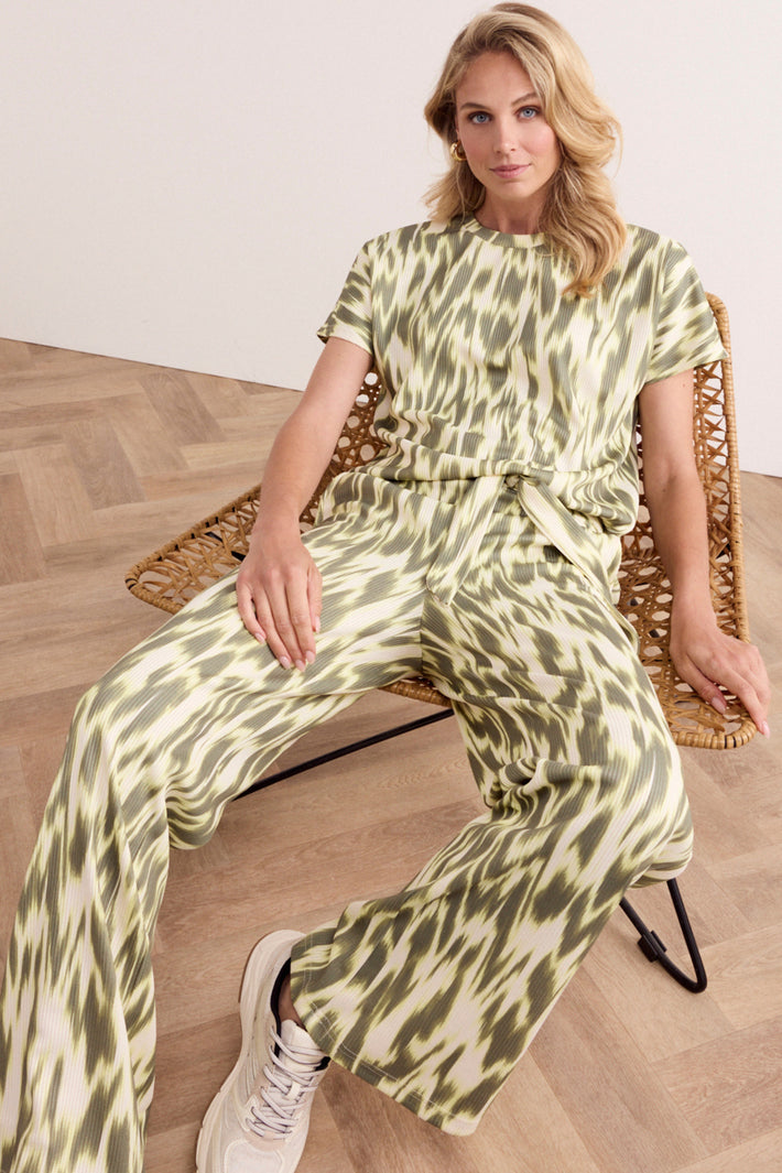 Groene wijde broek met fade print en aloe patroon van Tramontana, comfortabele en stijlvolle damesmode.