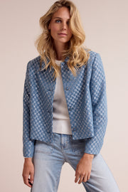 Tramontana jasje met ruitpatroon in middellijk blauw, tweed stof, korte pasvorm en knoopsluiting.