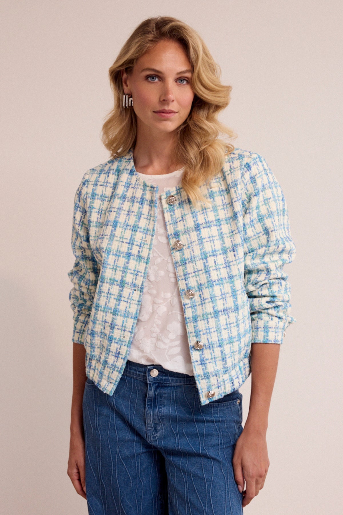 Tramontana damesjas met ronde hals, blauwe melange tweed stof, stijlvolle en warme winterjas.