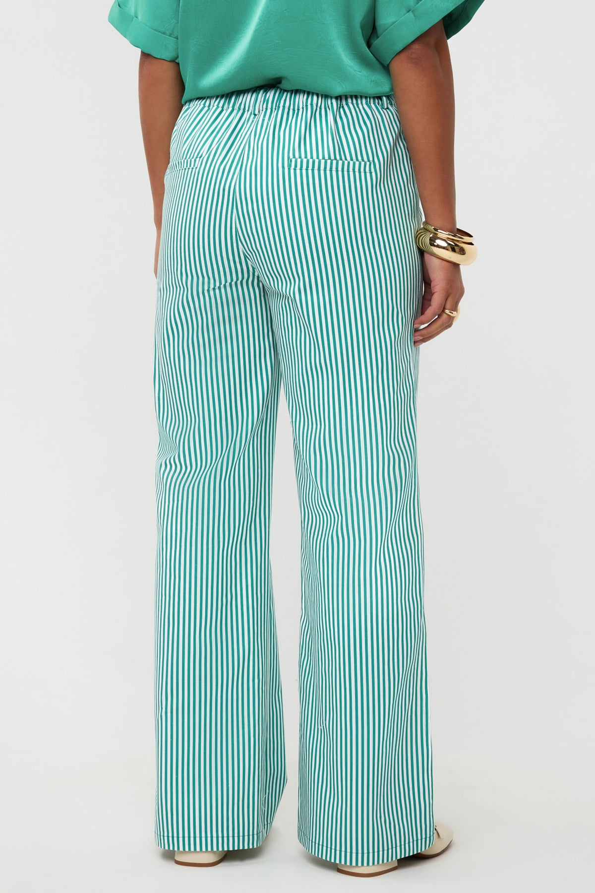 Sea green Djamilla broek van Ydence, comfortabel en stijlvol, met een losse pasvorm en elastische tailleband.
