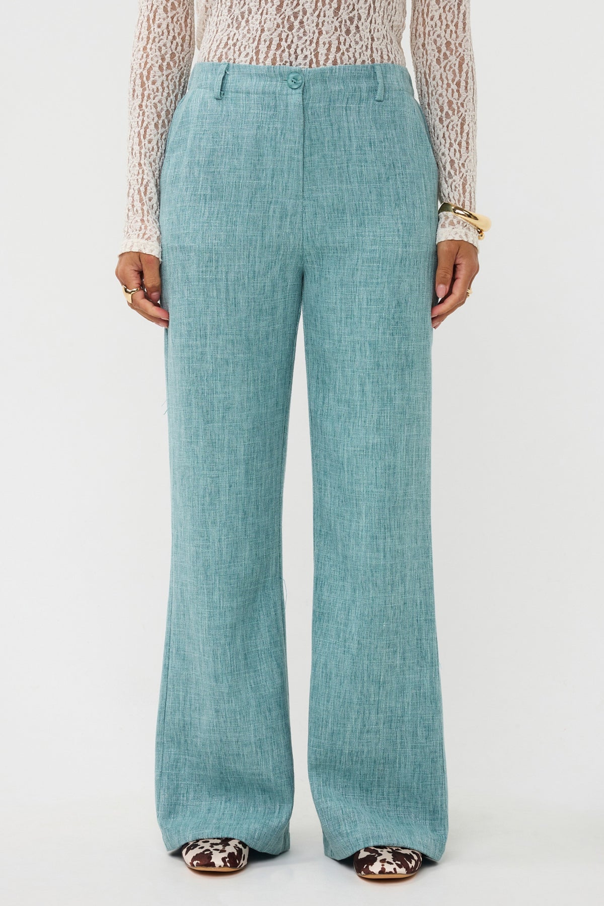 Turquoise melange Leona broek van Ydence, comfortabele damesbroek met een losse pasvorm en trendy uitstraling.