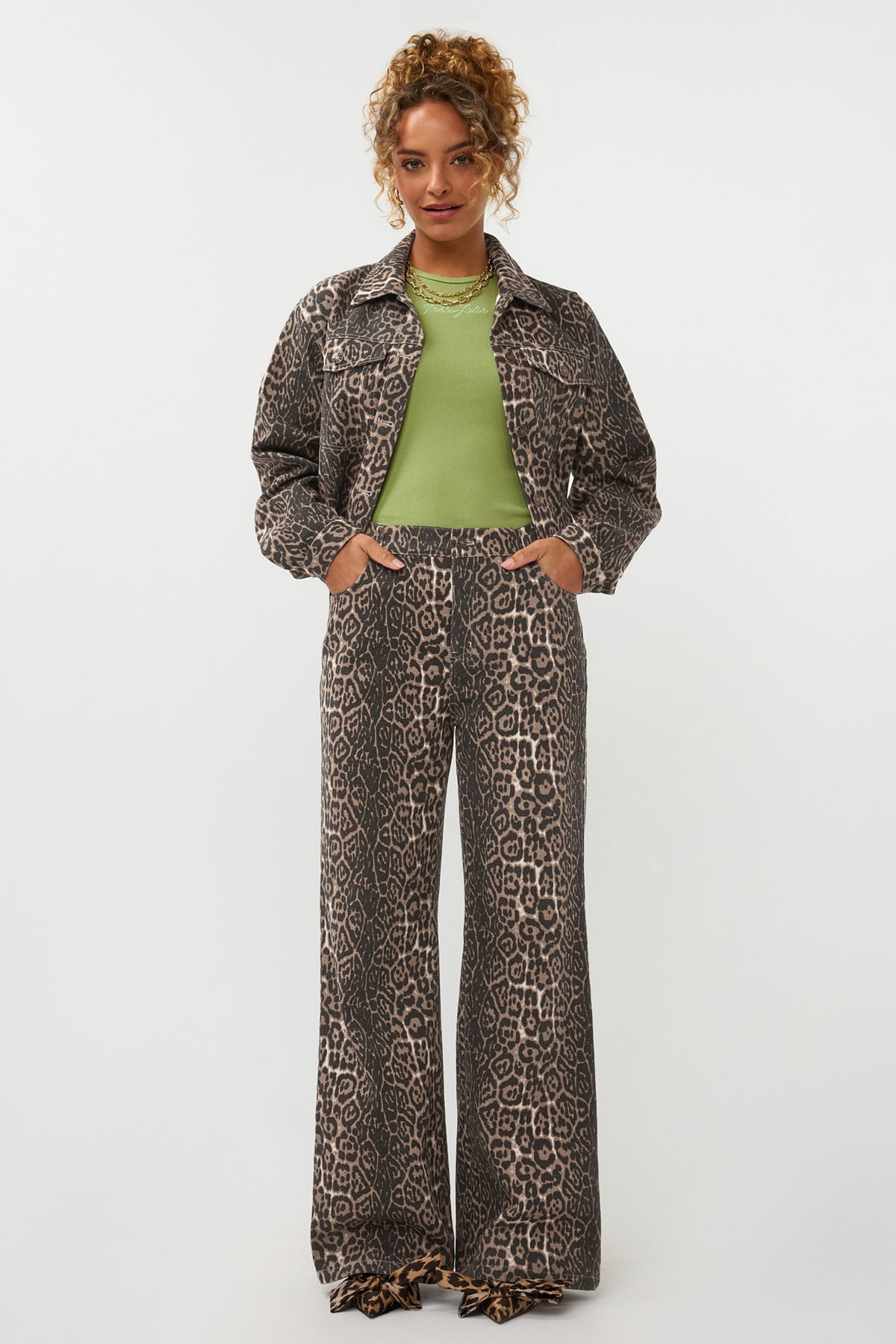 Groene Ydence Top Tres Jolie met ronde hals en korte mouwen, casual en stijlvol voor dagelijks gebruik.