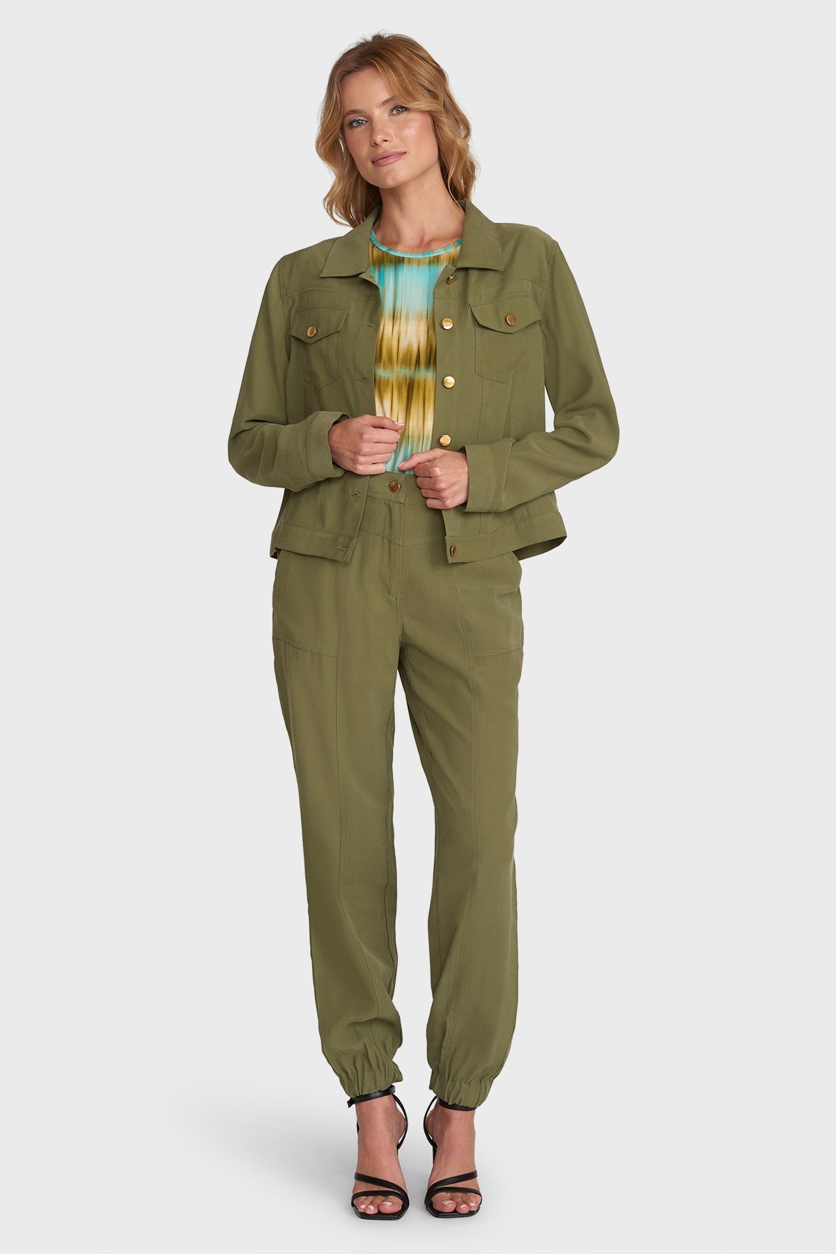 Lichte groene Corinne broek van Maicazz & Zizo, taille L/30, met een comfortabele pasvorm en casual stijl.