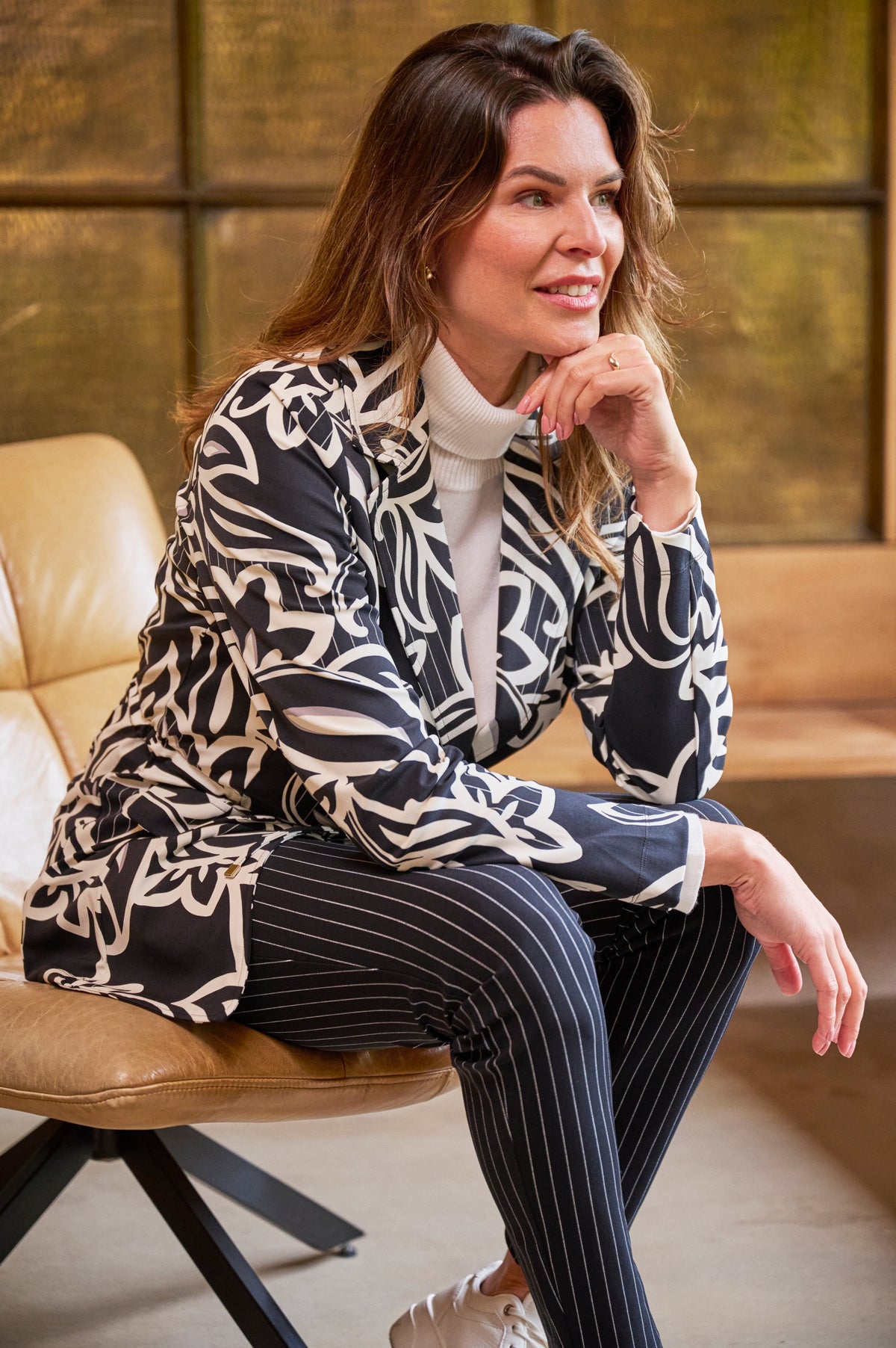Zoso Travel blazer Charly zwart met ivoorkleurige details, stijlvolle herenjas voor reizen en zakelijke gelegenheden