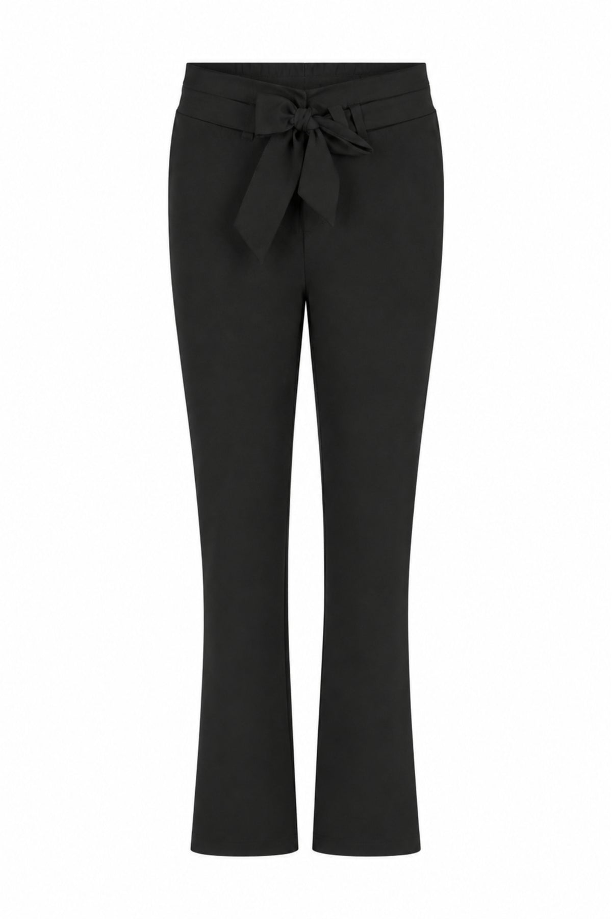 Zoso Travel Broek Belle in zwart, comfortabele reisbroek met elastische taille en moderne pasvorm, geschikt voor reizen en dagelijks gebruik.