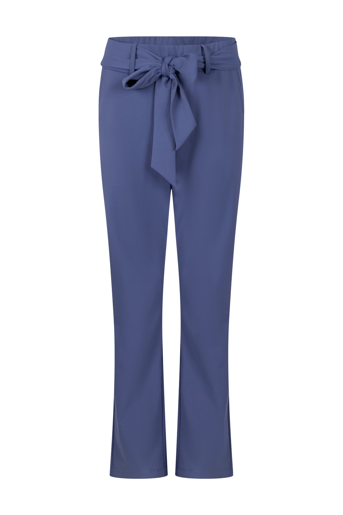 Zoso Travel Broek Belle Blue 261, lichte blauwe reisbroek met comfortabele pasvorm en praktische details.